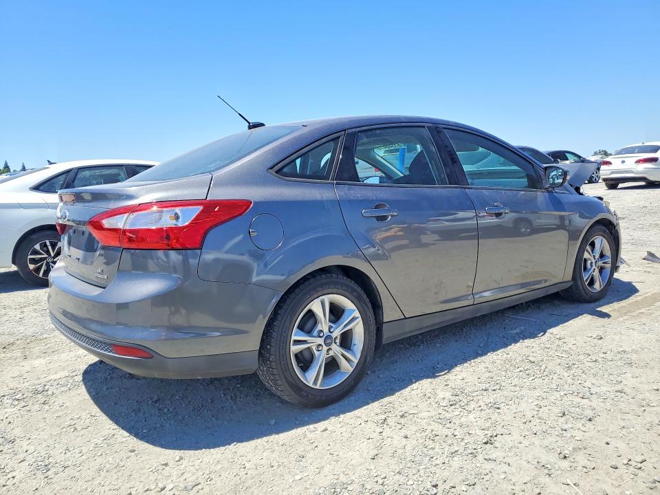 Photo 3 from auction – 2014 FORD FOCUS with VIN 1FADP3F25EL392296