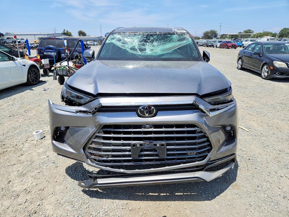 Photo 5 from auction – 2026 TOYOTA GRAND HIGHLANDER HYBRID with VIN 5TDADAB51TS032254