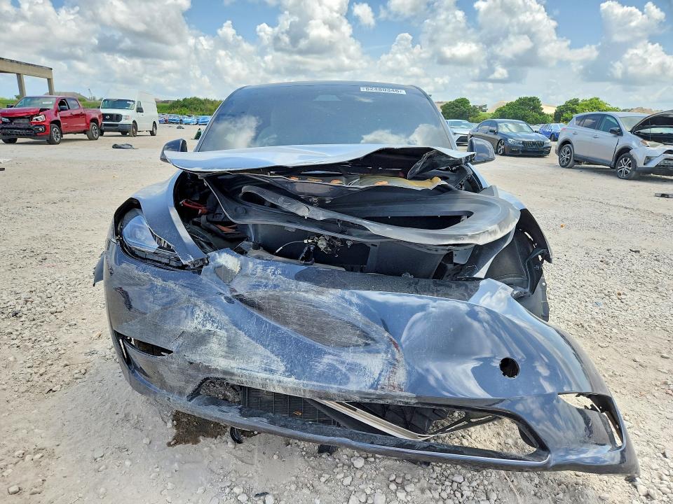 Фото 5 с аукциона – 2024 TESLA MODEL Y с VIN 7SAYGDEDXRF052612