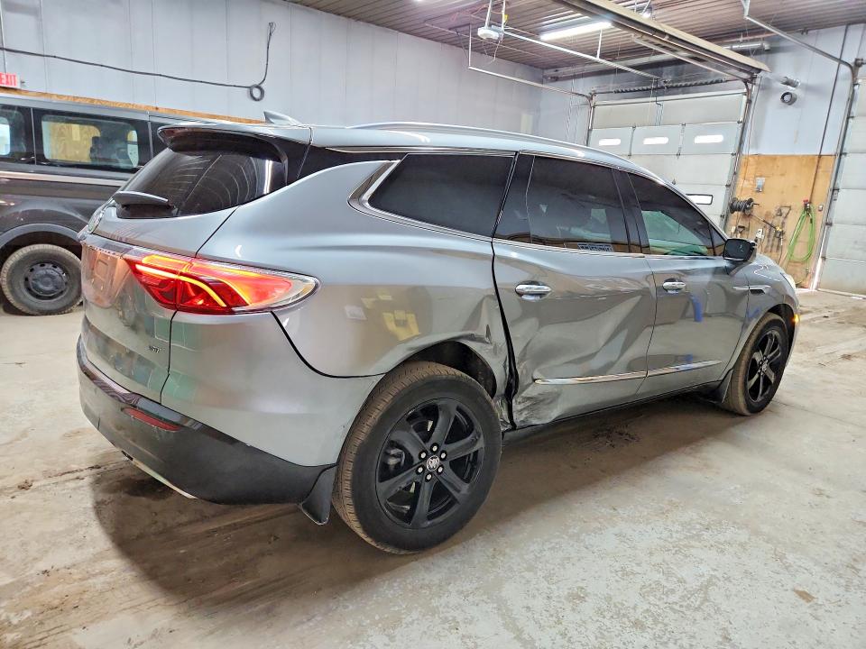 Photo 3 from auction – 2023 BUICK ENCLAVE with VIN 5GAEVAKW9PJ170491