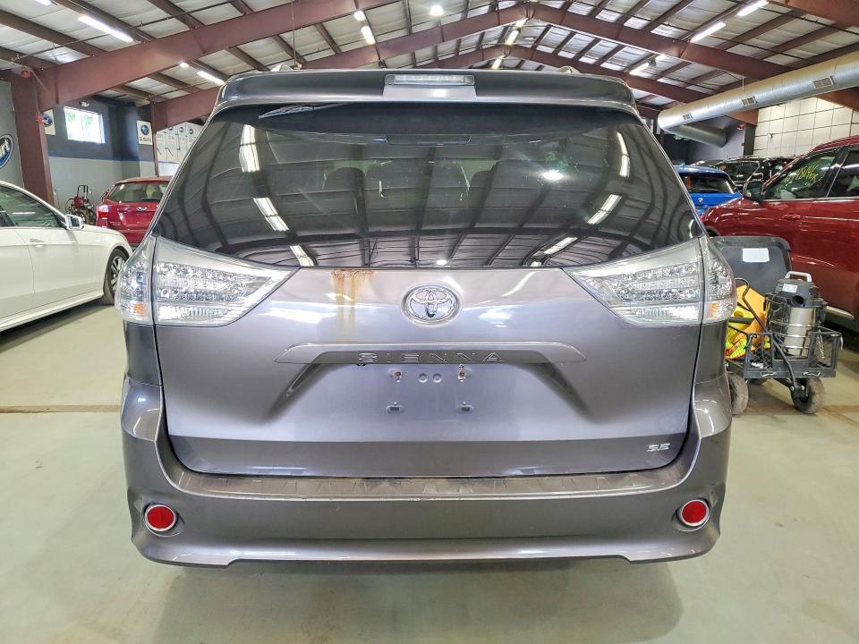 Photo 6 from auction – 2012 TOYOTA SIENNA with VIN 5TDXK3DC8CS230689