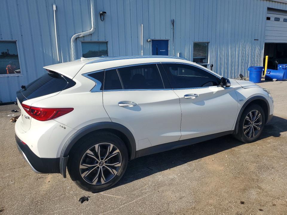 Photo 3 from auction – 2017 INFINITI QX30 with VIN SJKCH5CR7HA028958