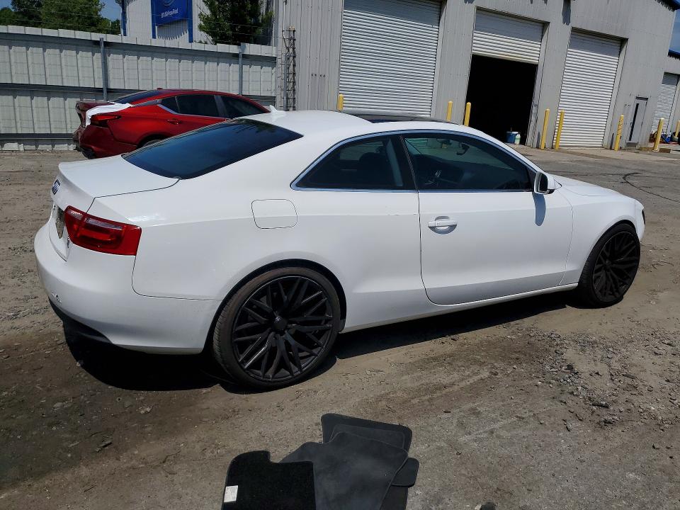 Photo 3 from auction – 2010 AUDI A5 with VIN WAUCFAFR4AA053946