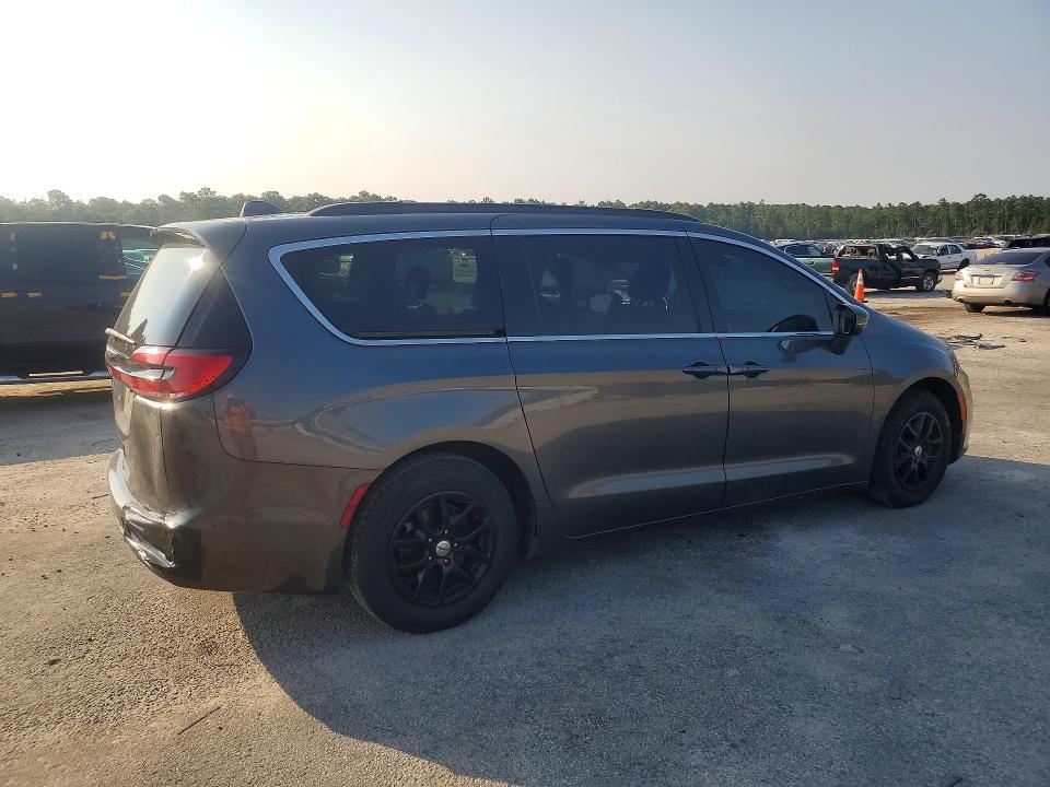Photo 3 from auction – 2022 CHRYSLER PACIFICA with VIN 2C4RC1BG2NR136643