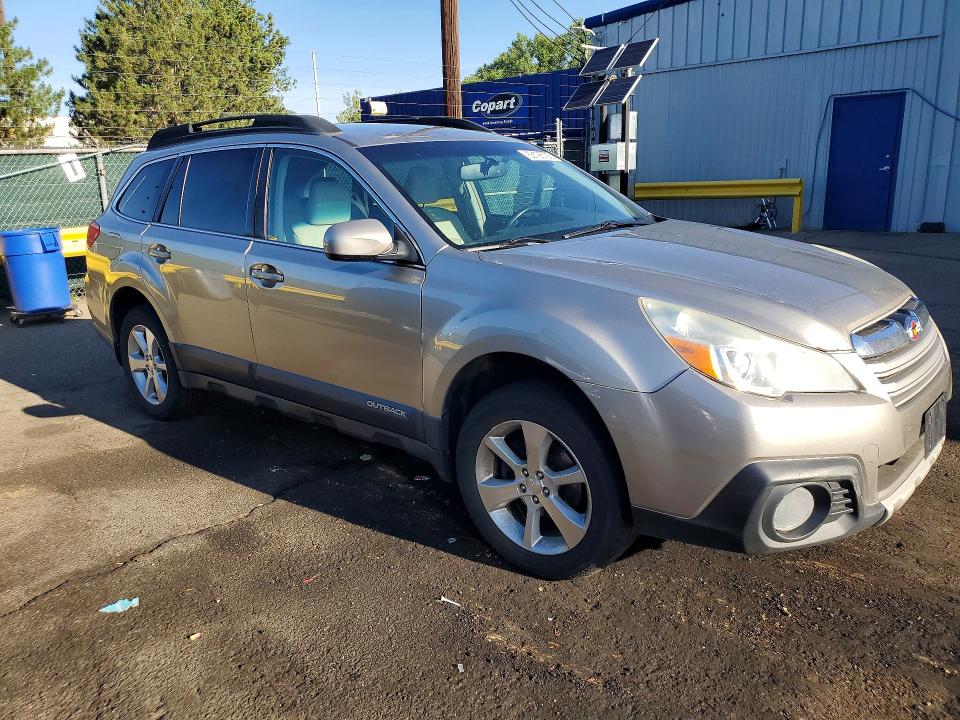 Photo 4 from auction – 2014 SUBARU OUTBACK with VIN 4S4BRBLC8E3267548