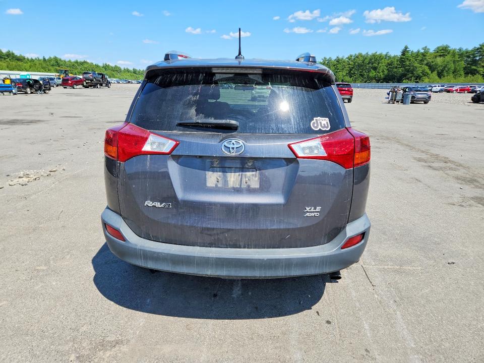 Photo 6 from auction – 2015 TOYOTA RAV4 with VIN 2T3RFREV2FW332671