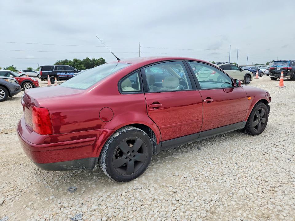 Photo 3 from auction – 1998 VOLKSWAGEN PASSAT with VIN WVWMA63B6WE389351