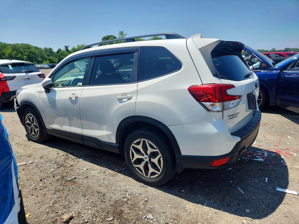Photo 2 from auction – 2019 SUBARU FORESTER with VIN JF2SKAEC2KH572396