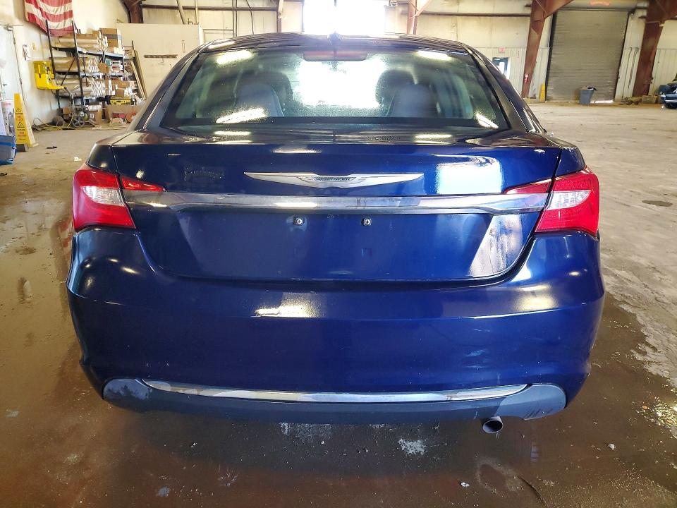 Photo 6 from auction – 2014 CHRYSLER 200 with VIN 1C3CCBAB5EN229580