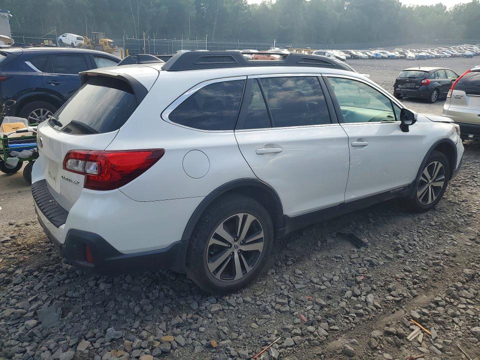 Photo 3 from auction – 2018 SUBARU OUTBACK with VIN 4S4BSANCXJ3366393