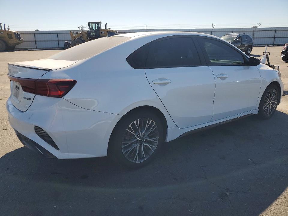 Photo 3 from auction – 2022 KIA FORTE with VIN 3KPF54AD7NE429218