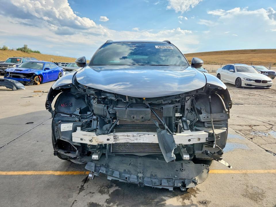 Photo 5 from auction – 2021 ALFA ROMEO STELVIO with VIN ZASPAKBN4M7D09829