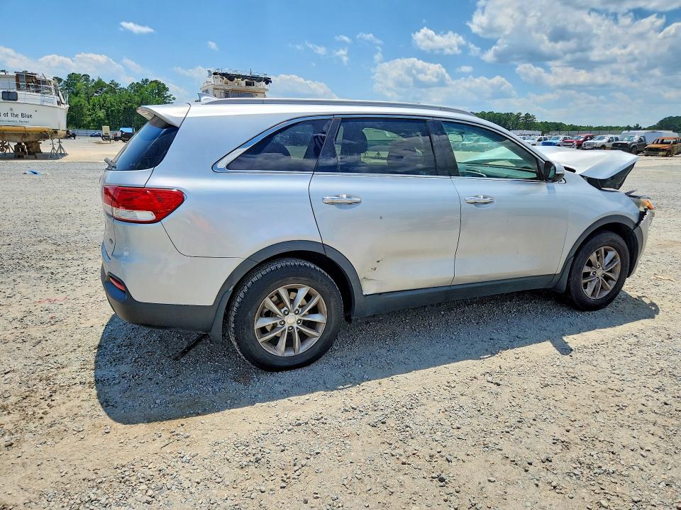 Photo 3 from auction – 2016 KIA SORENTO with VIN 5XYPG4A36GG016461