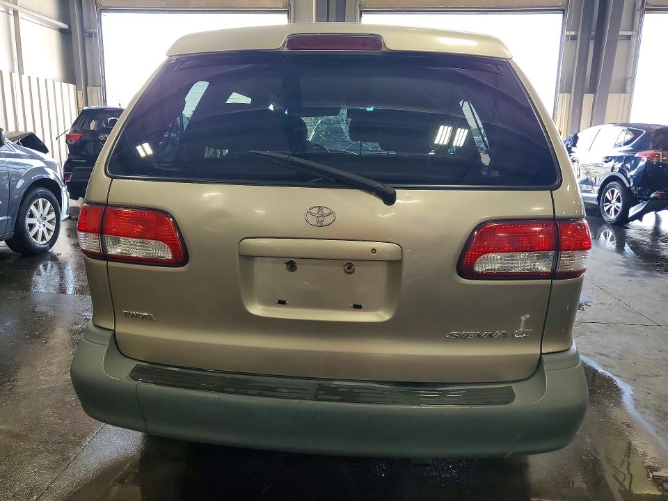 Photo 6 from auction – 2003 TOYOTA SIENNA with VIN 4T3ZF19C93U552914