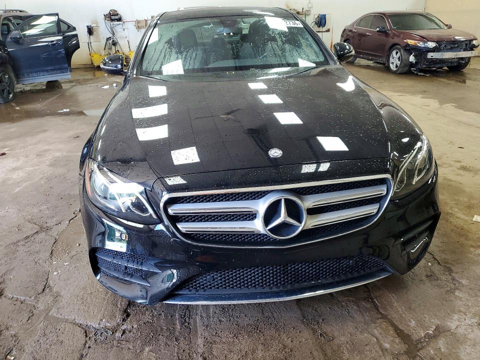 Photo 5 from auction – 2017 MERCEDES-BENZ E with VIN WDDZF4KBXHA052016