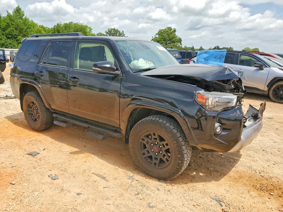 Photo 4 from auction – 2023 TOYOTA 4RUNNER with VIN JTERU5JRXP6170634