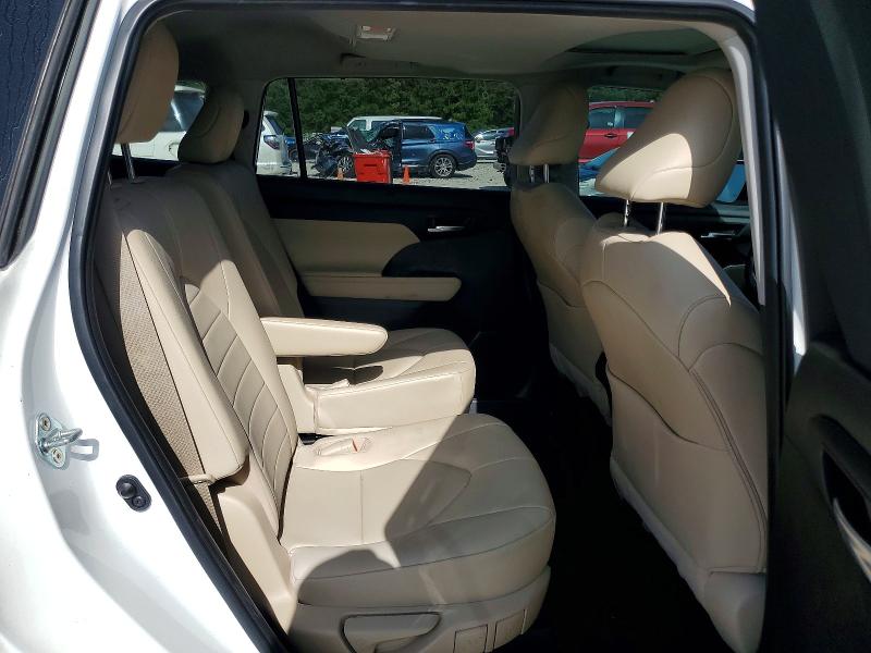 Photo 11 from auction – 2023 TOYOTA HIGHLANDER with VIN 5TDKDRAH5PS037820