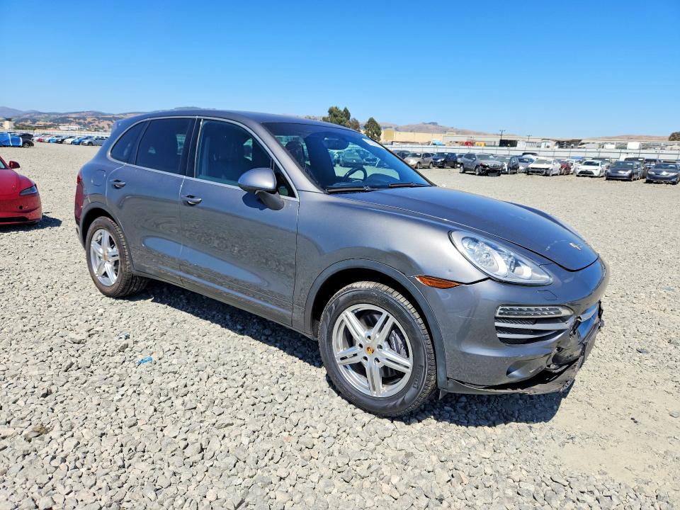 Photo 4 from auction – 2014 PORSCHE CAYENNE with VIN WP1AA2A27ELA92645