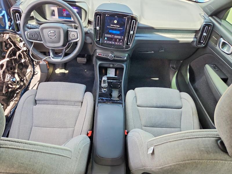 Photo 8 from auction – 2023 VOLVO XC40 with VIN YV4ED3UM9P2072464