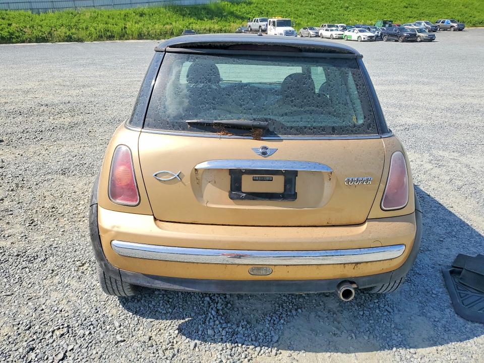 Photo 6 from auction – 2004 MINI COOPER with VIN WMWRC334X4TJ53338