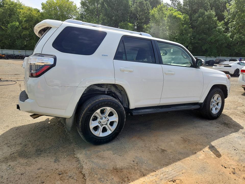 Photo 3 from auction – 2016 TOYOTA 4RUNNER with VIN JTEZU5JR6G5113739