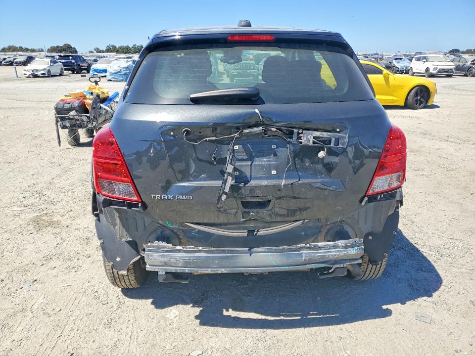 Photo 6 from auction – 2020 CHEVROLET TRAX with VIN 3GNCJNSB0LL204429