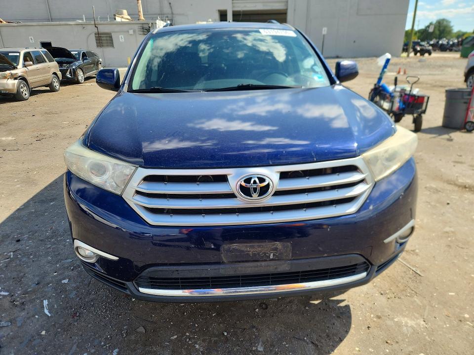 Photo 5 from auction – 2012 TOYOTA HIGHLANDER with VIN 5TDBK3EHXCS100515