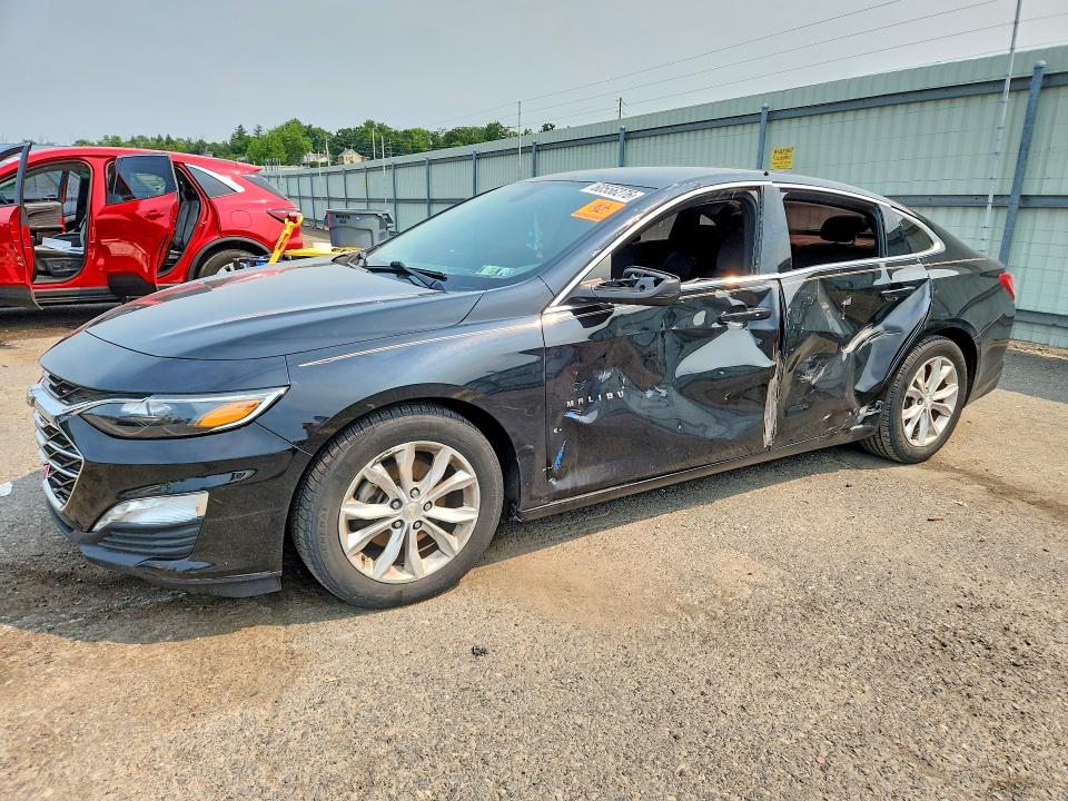 CHEVROLET MALIBU 2019 with VIN 1G1ZD5STXKF218276 - Photo from auction