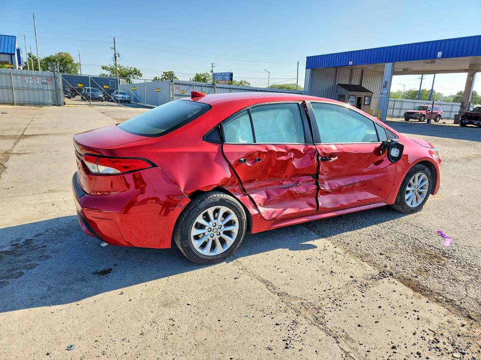 Photo 3 from auction – 2021 TOYOTA COROLLA with VIN JTDVPMAE8MJ132992