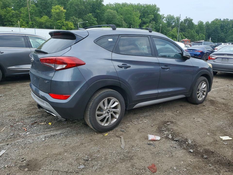 Photo 3 from auction – 2017 HYUNDAI TUCSON with VIN KM8J33A23HU341339