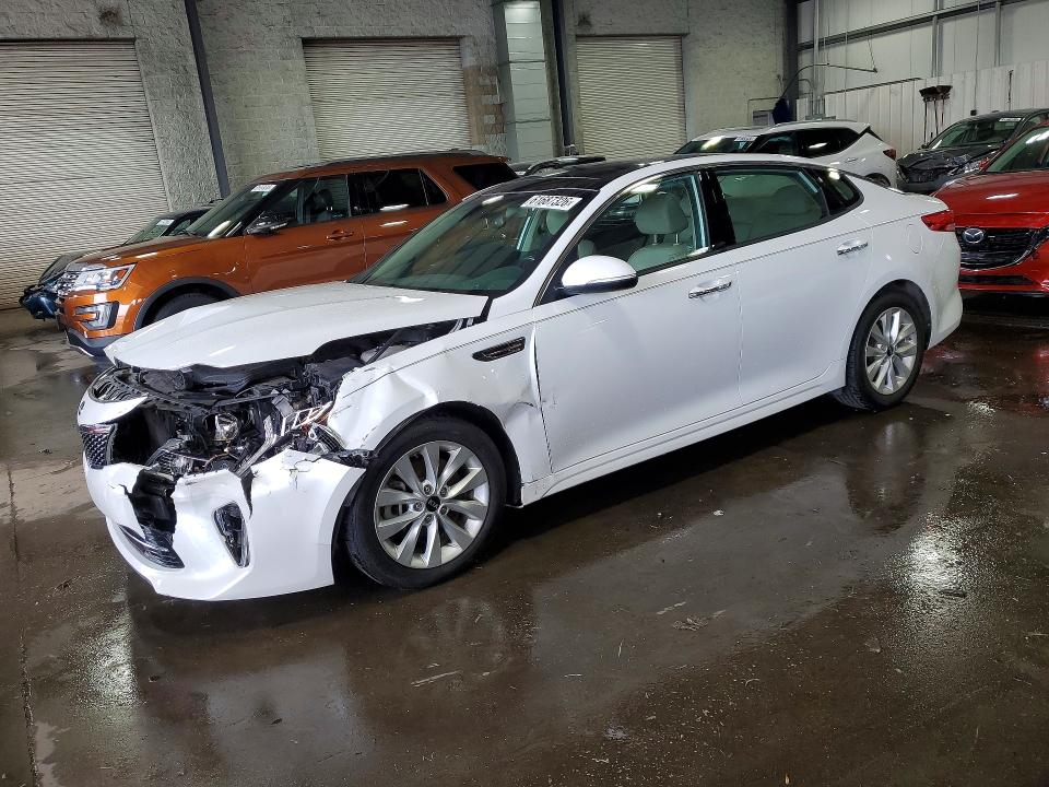 KIA OPTIMA 2018 с VIN 5XXGU4L36JG256336 - Фото с аукциона