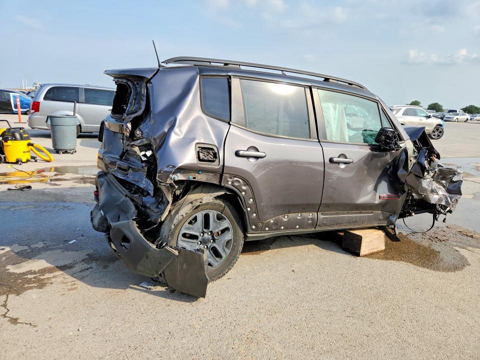 Снимка 3 от търг – 2018 JEEP RENEGADE с VIN ZACCJBCB0JPH08585