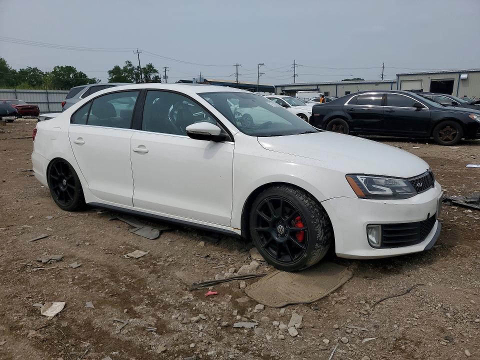 Photo 4 from auction – 2014 VOLKSWAGEN JETTA with VIN 3VW5S7AJ7EM388488