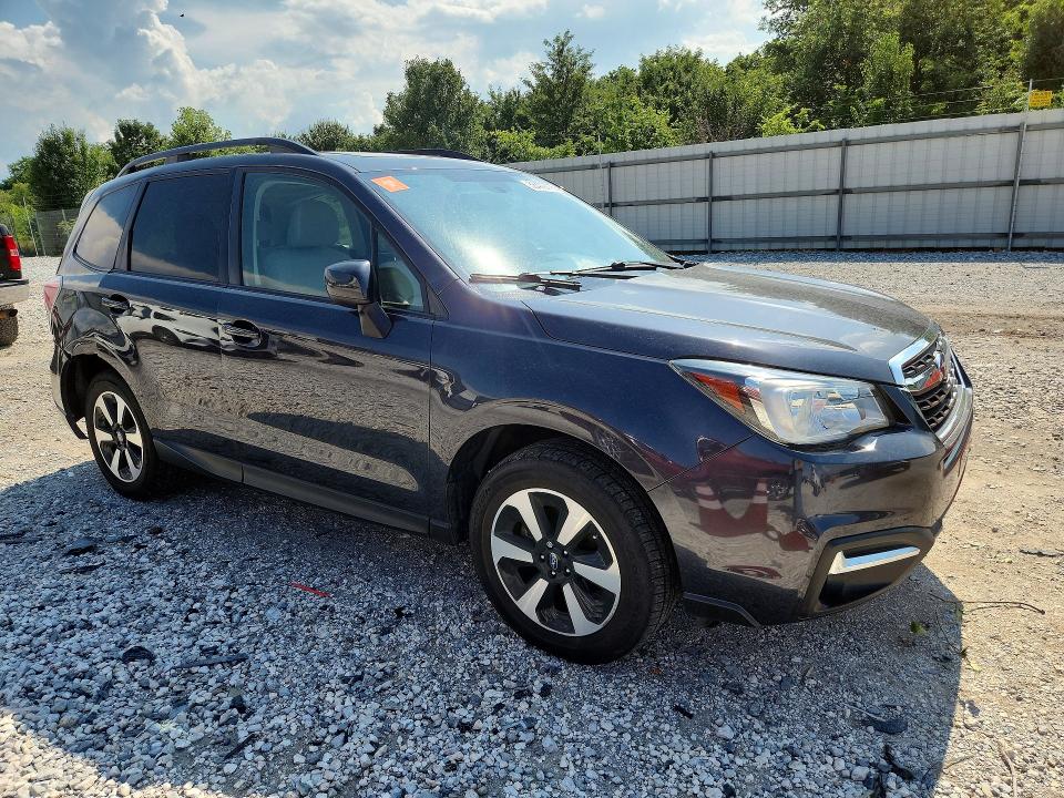 Photo 4 from auction – 2017 SUBARU FORESTER with VIN JF2SJAGC8HH517007