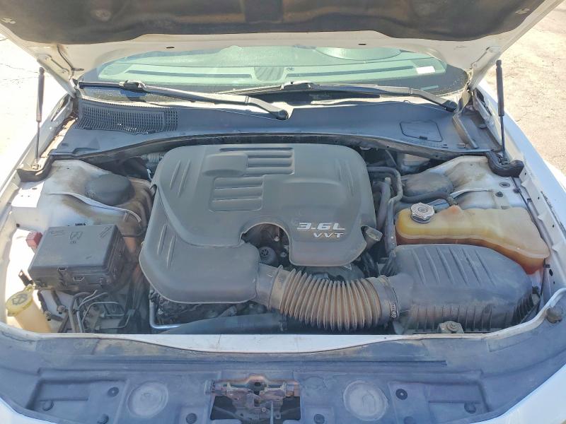 Photo 11 from auction – 2014 CHRYSLER 300 with VIN 2C3CCABG4EH352235