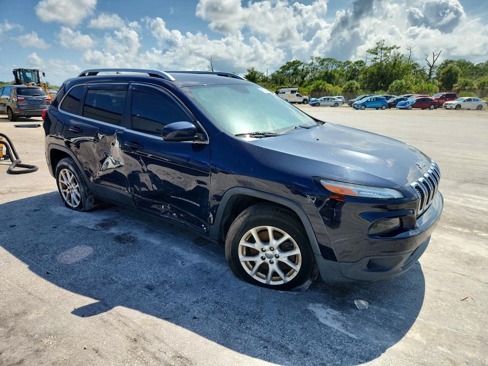Photo 4 from auction – 2016 JEEP CHEROKEE with VIN 1C4PJMCS6GW323329