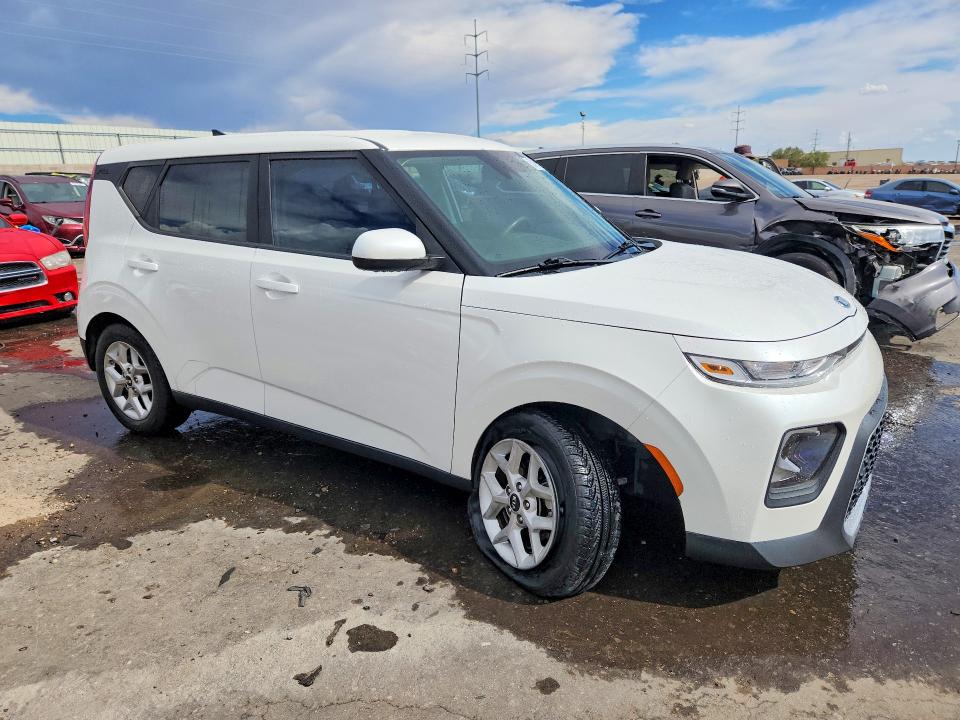 Photo 4 from auction – 2021 KIA SOUL with VIN KNDJ23AU3M7765945