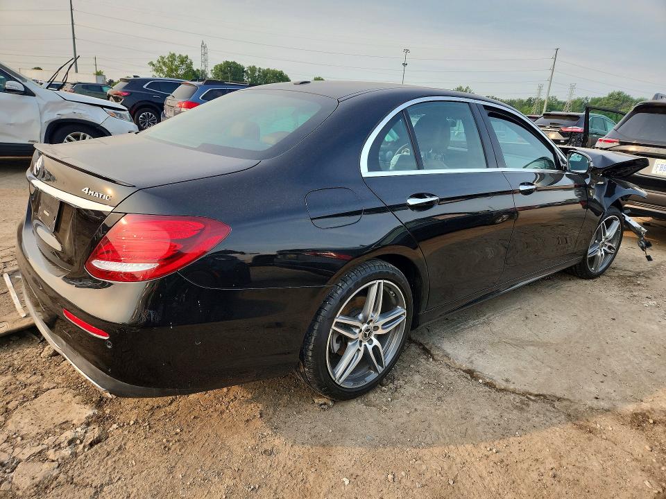 Photo 3 from auction – 2018 MERCEDES-BENZ E with VIN WDDZF4KB7JA390723