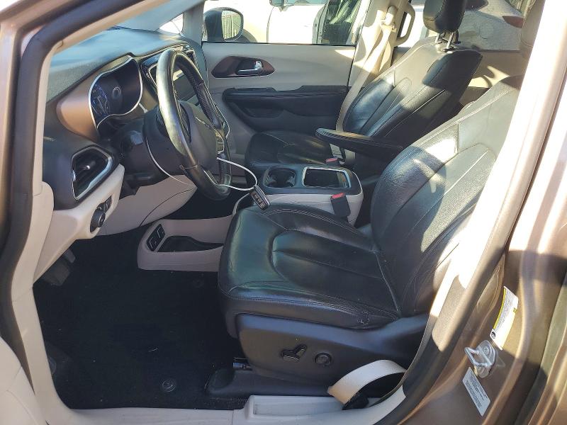 Photo 7 from auction – 2017 CHRYSLER PACIFICA with VIN 2C4RC1EG0HR721530