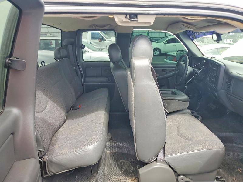 Photo 10 from auction – 2004 CHEVROLET SILVERADO with VIN 1GCEC19X54Z310472