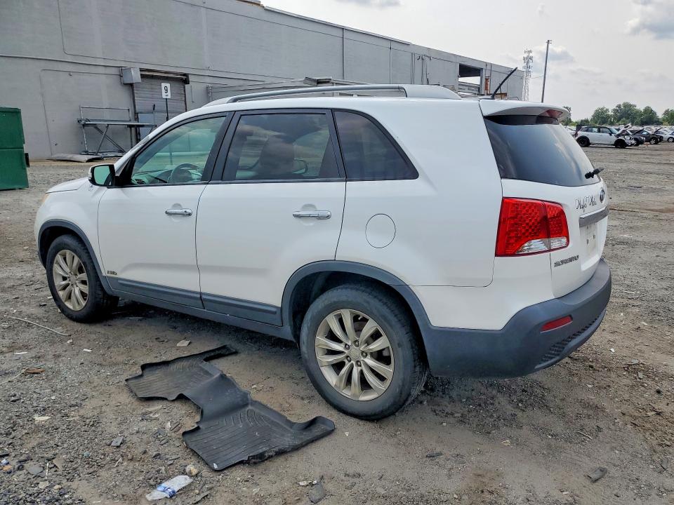 Photo 2 from auction – 2011 KIA SORENTO with VIN 5XYKTDA23BG178439
