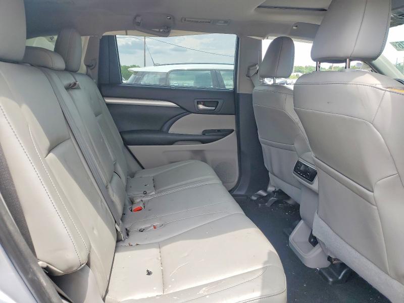 Photo 11 from auction – 2015 TOYOTA HIGHLANDER with VIN 5TDJKRFH1FS077756