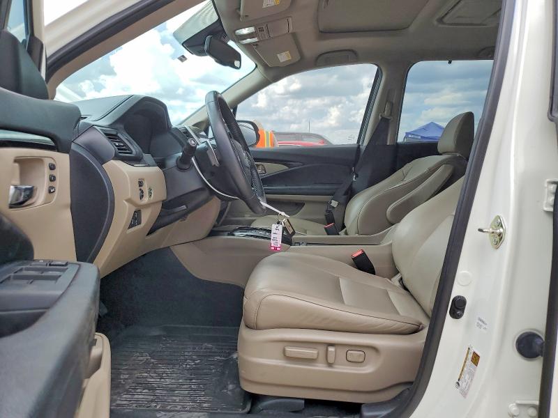 Photo 7 from auction – 2017 HONDA PILOT with VIN 5FNYF5H92HB003691