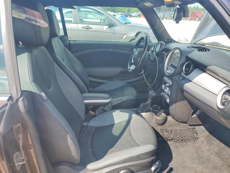 Photo 10 from auction – 2010 MINI COOPER with VIN WMWMR3C53ATU98644
