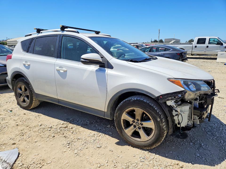 Photo 4 from auction – 2015 TOYOTA RAV4 with VIN JTMRFREV6FD109000