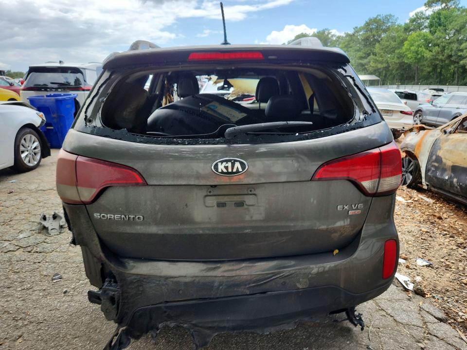 Photo 6 from auction – 2014 KIA SORENTO with VIN 5XYKU4A74EG507209