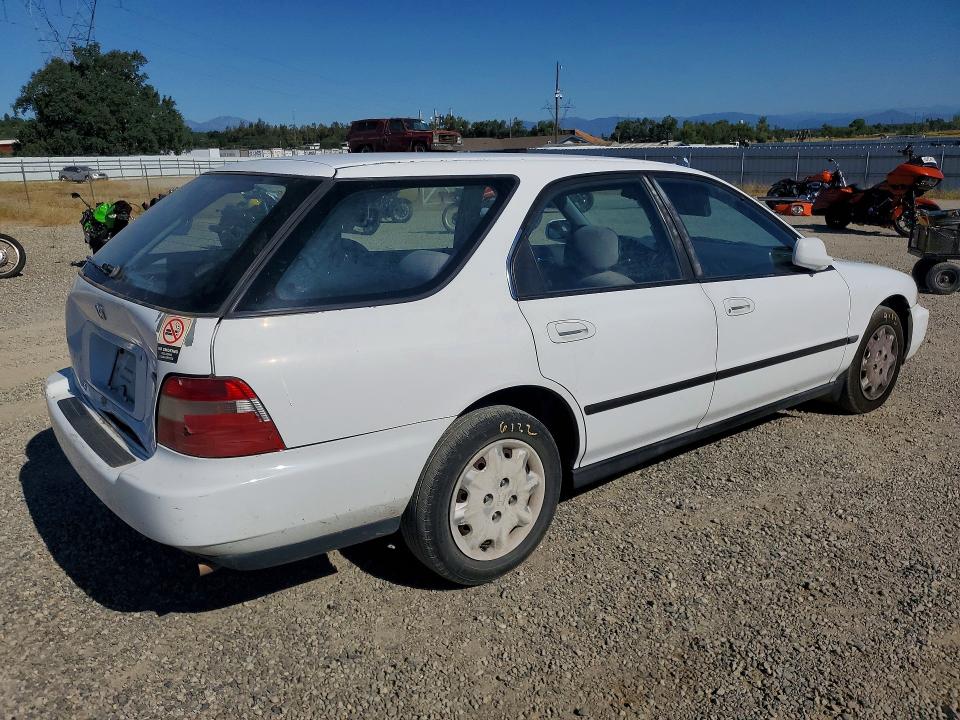Photo 3 from auction – 1997 HONDA ACCORD with VIN 1HGCE1826VA006950