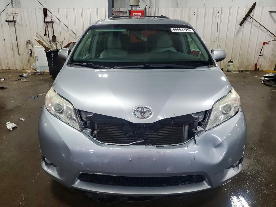 Photo 5 from auction – 2015 TOYOTA SIENNA with VIN 5TDYK3DC3FS690559