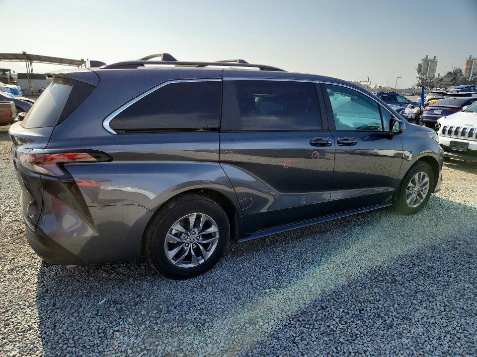 Photo 3 from auction – 2025 TOYOTA SIENNA with VIN 5TDBRKEC0SS247693