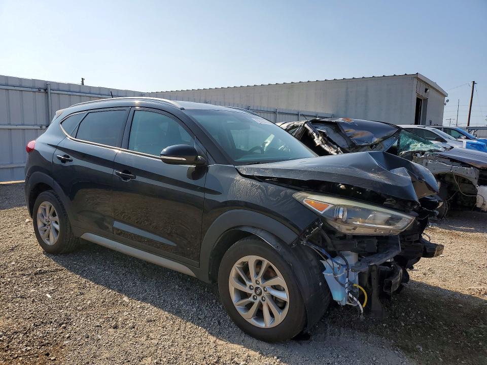 Photo 4 from auction – 2017 HYUNDAI TUCSON with VIN KM8J33A2XHU283049